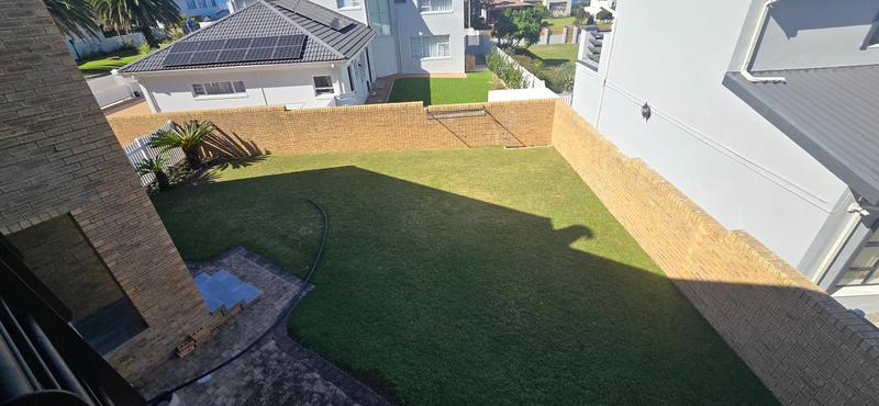 6 Bedroom Property for Sale in Outeniqua Strand Western Cape
